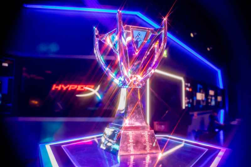 《英雄联盟》2024 世界大赛第二阶段：PSG 首战失利 HLE 顺利取胜